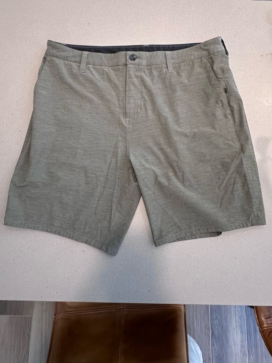 Meet the Posher Other - Vuori Aim Shorts, 36, Oregano